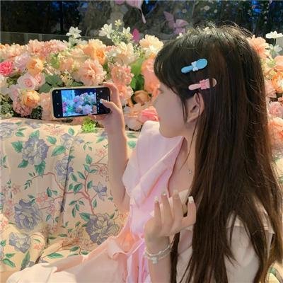 乘风而上的她海报